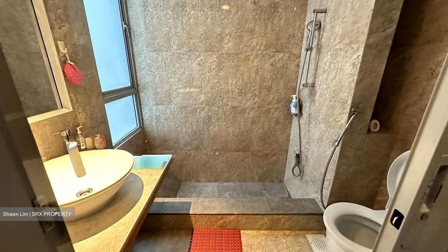 The Lakeshore (D22), Condominium #635927361